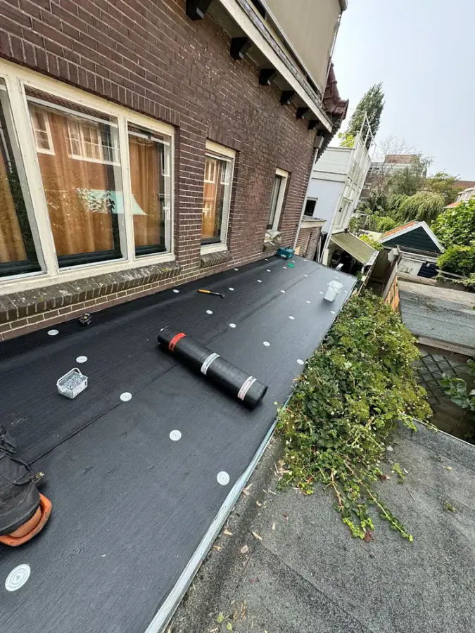 Plat dak met dakrand Beverwijk